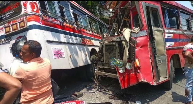 මාවනැල්ලේ මාරක බස් අනතුරක්...
